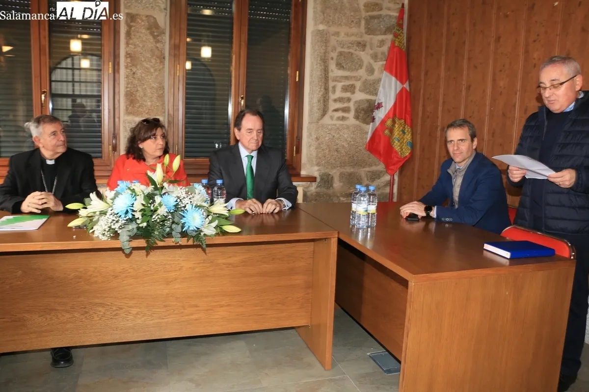 Rubricado el acuerdo entre Fundación Iberdrola, Diócesis civitatense y Ayuntamiento para iluminar la iglesia de Villavieja