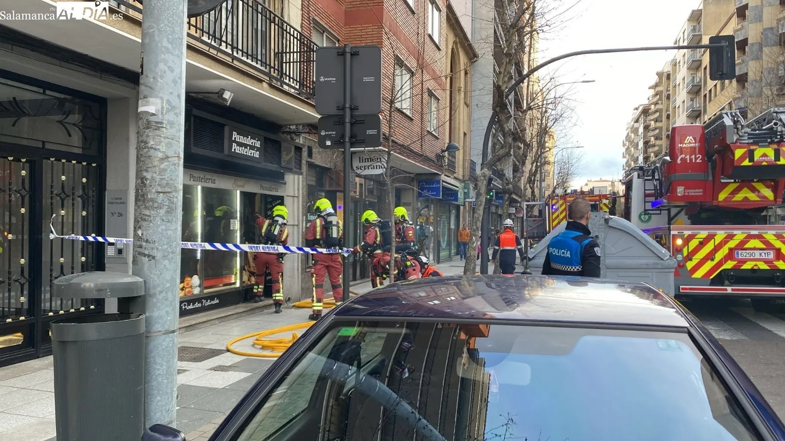 Incendio en una pastelería en Torres Villarroel 