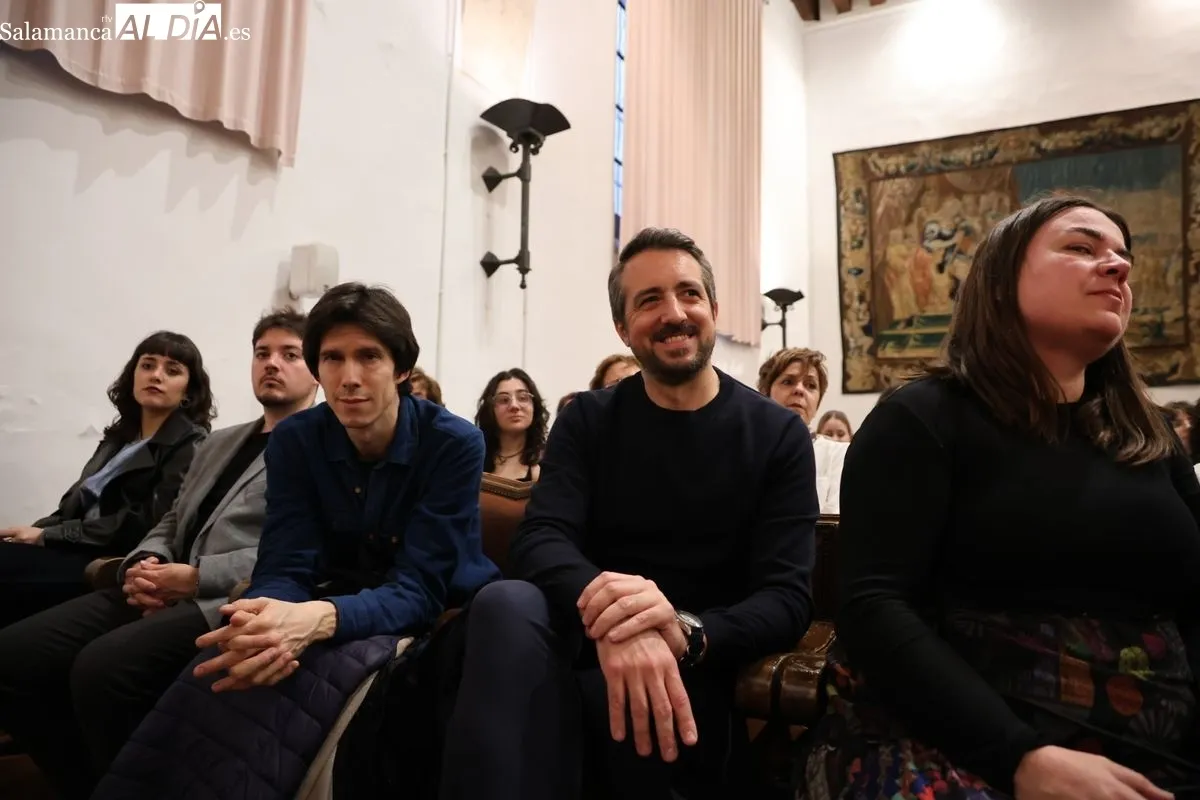 Javier Alvariño, Premio Goya a la Mejor Dirección de Arte, protagonista del Aula Alumni de la Cultura de Alumni-USAL. Fotos: David Sañudo