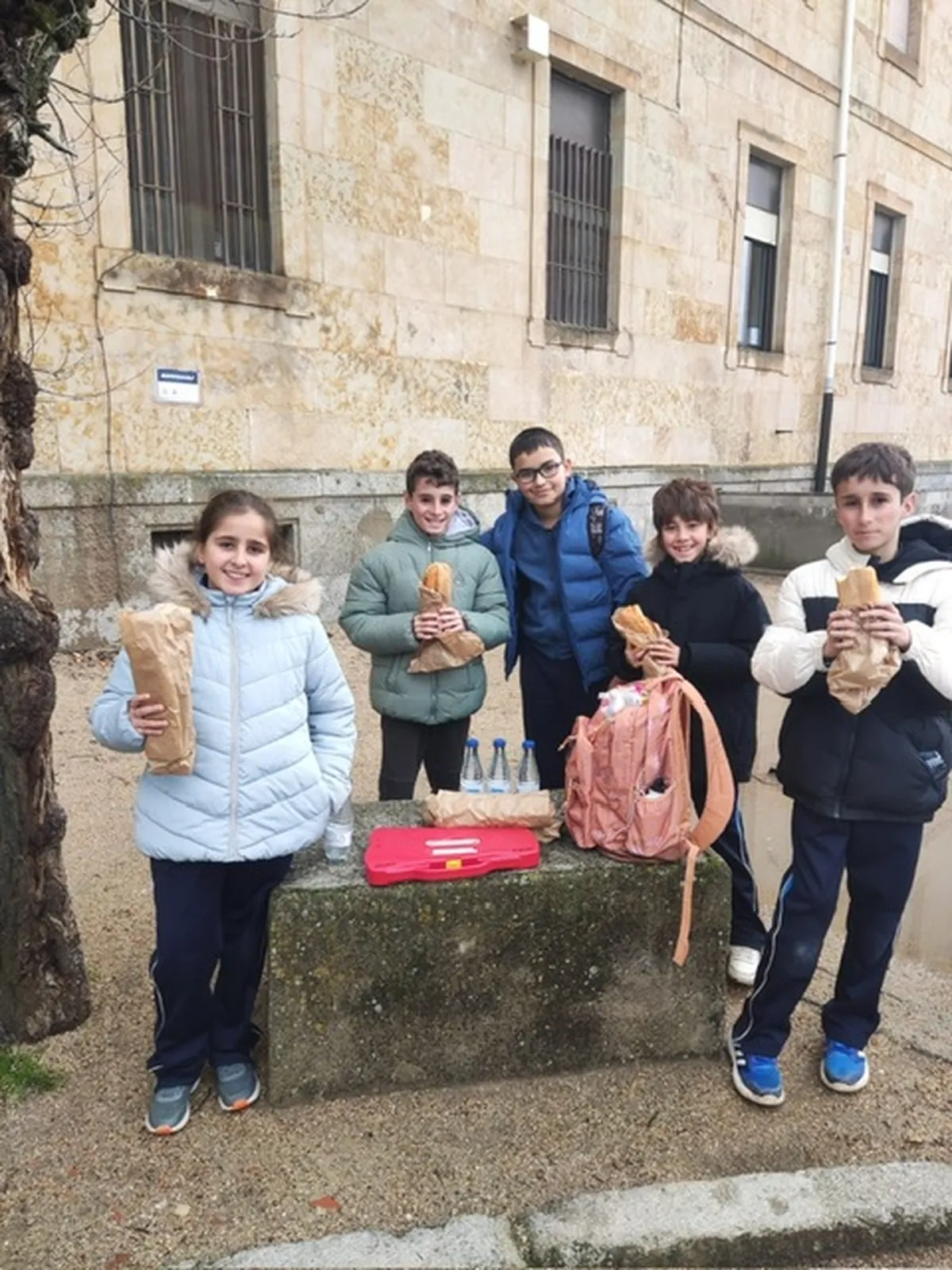 Operación Bocata en el Colegio San Agustín