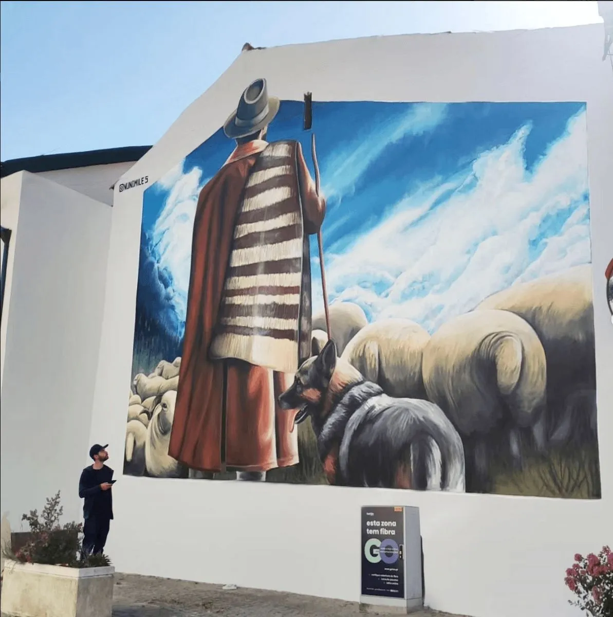 Mural sobre el pastoreo en la Beira, de Nuno Miles