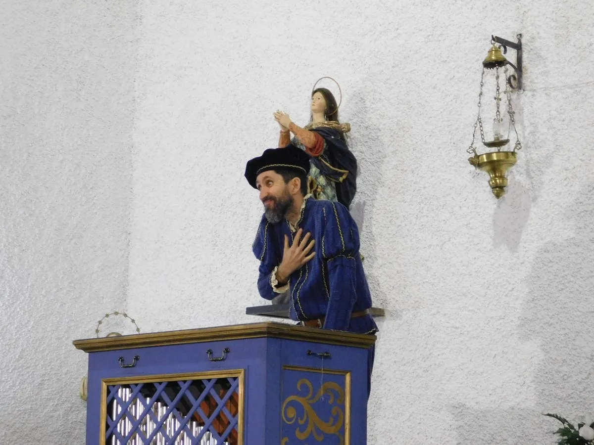 Entrañable acogida de 'Buscando a Nebrija' en Pedrosillo de los Aires