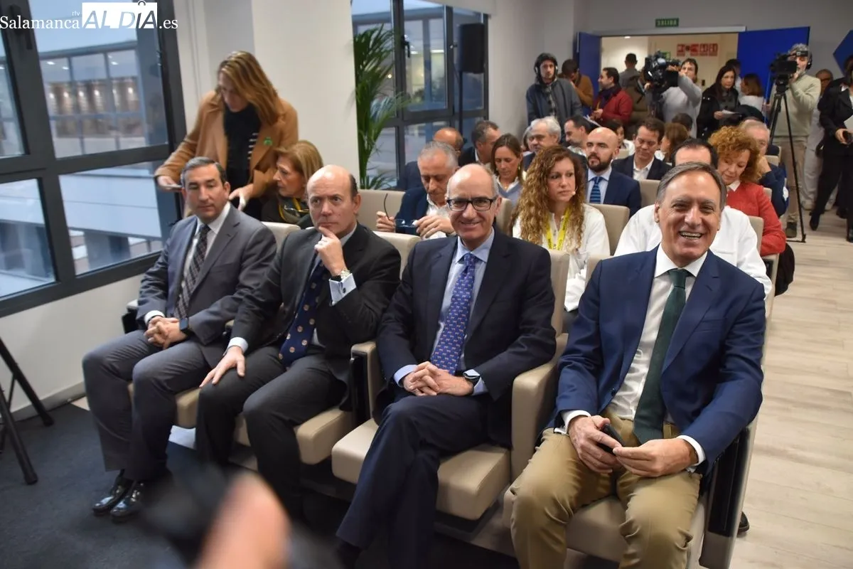 Presentación en el Hospital de Salamanca de la Tecnología HIFU, que mejora la vida de pacientes con Parkinson. Foto de Vanesa Martins