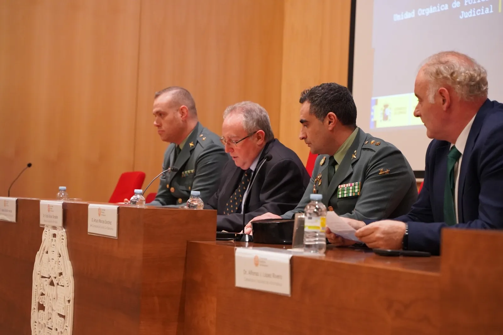 La Guardia Civil de Salamanca muestra a los estudiantes de Informática las tendencias y mejores prácticas sobre ciberseguridad
