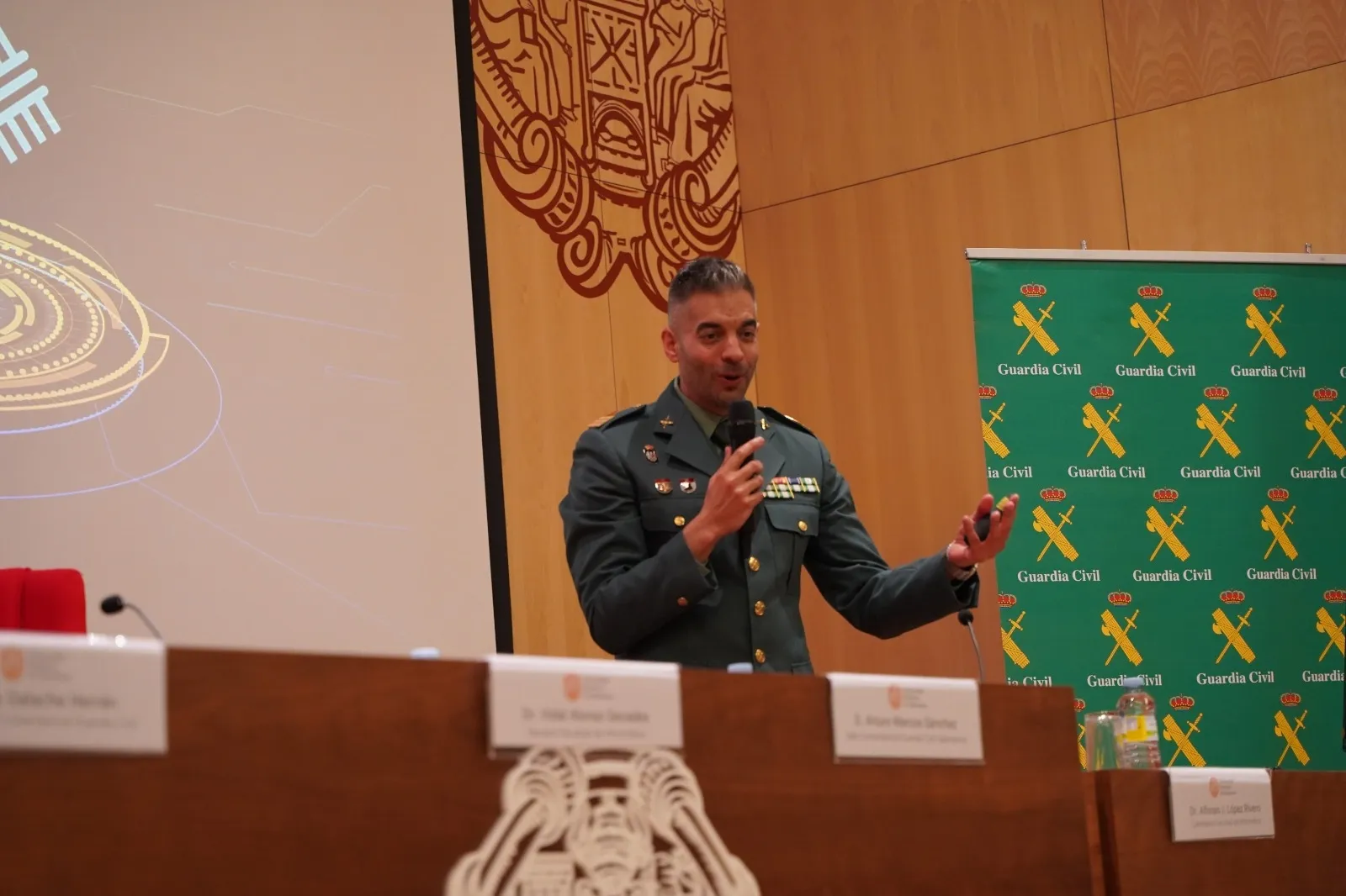La Guardia Civil de Salamanca muestra a los estudiantes de Informática las tendencias y mejores prácticas sobre ciberseguridad
