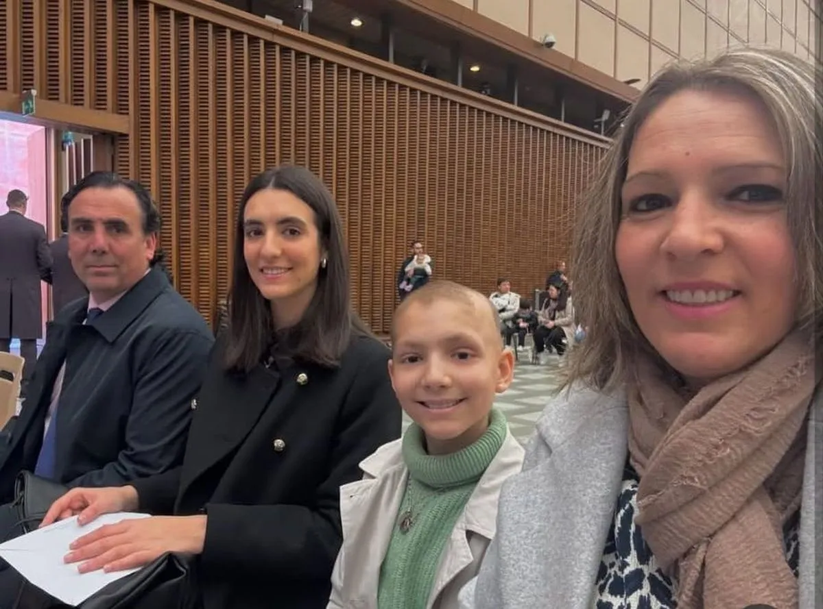 Visita de M4ría, la Princesa Guerrera Futbolera salmantina, al Vaticano para ver al Papa Francisco. Foto Instagram mariacmfutbolera