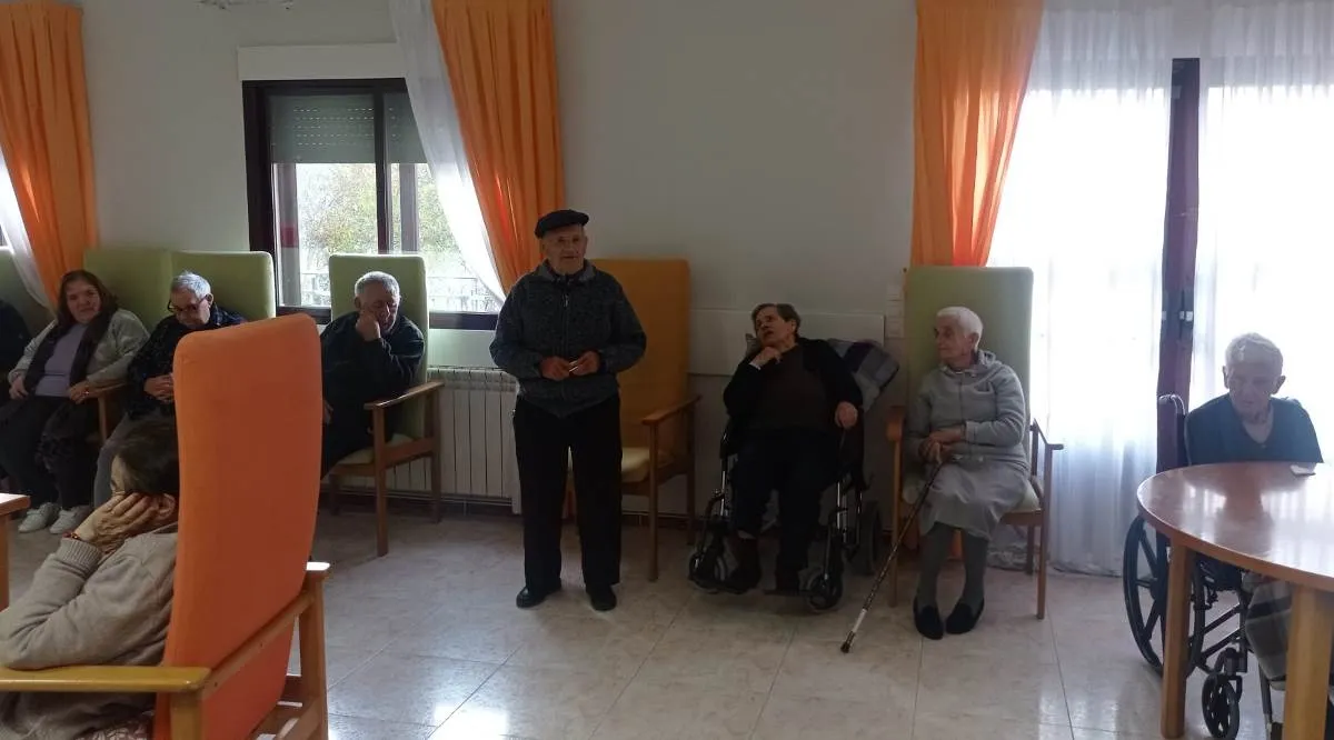 Foto 4 - Los Voluntarios de la Palabra visitan la Residencia de El Sah&uacute;go