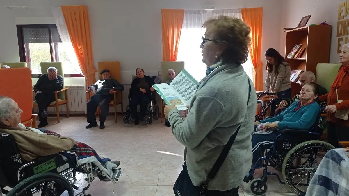 Foto 3 - Los Voluntarios de la Palabra visitan la Residencia de El Sah&uacute;go