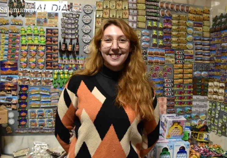 Foto 5 - Ranitas, imanes, abanicos&hellip; &iquest;Qu&eacute; es lo que m&aacute;s  compran los turistas en Salamanca?