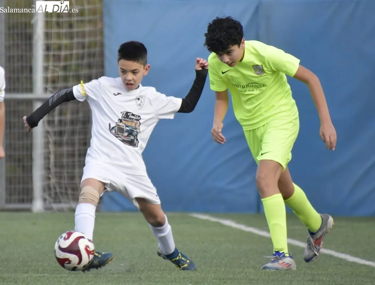 Foto 12 - Nueva jornada de f&uacute;tbol base en Salamanca con m&aacute;xima emoci&oacute;n (GALER&Iacute;A DE FOTOS)