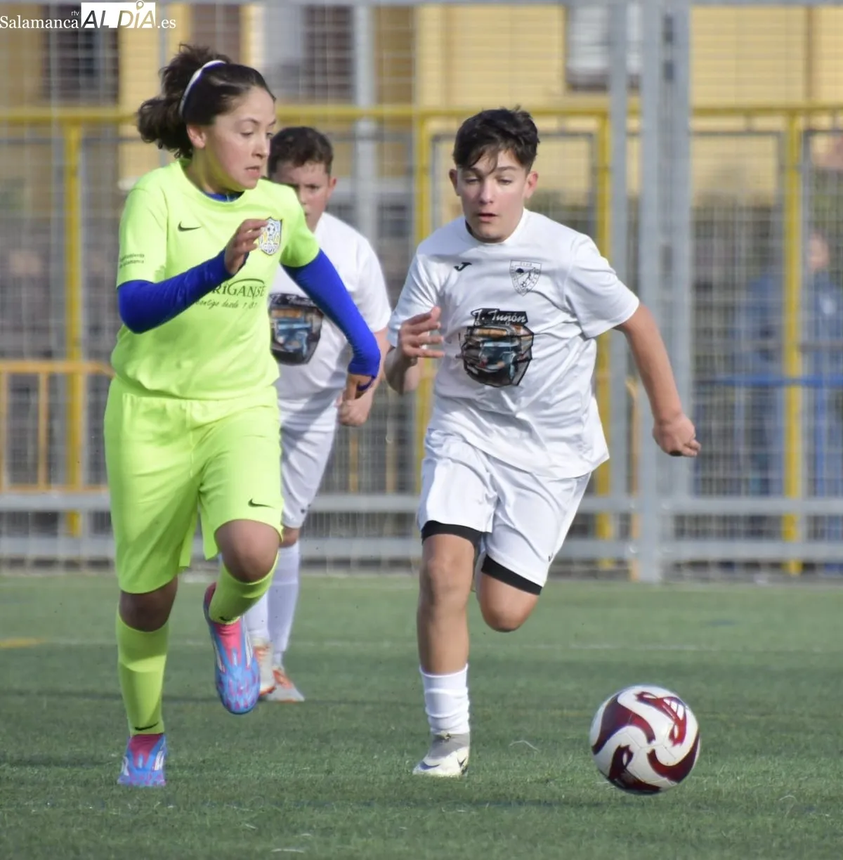 Foto 3 - Nueva jornada de f&uacute;tbol base en Salamanca con m&aacute;xima emoci&oacute;n (GALER&Iacute;A DE FOTOS)