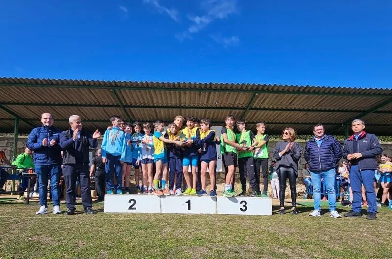 Foto 3 - La Escuela Municipal de Atletismo de Alba de Tormes brilla en la final de campo a trav&eacute;s