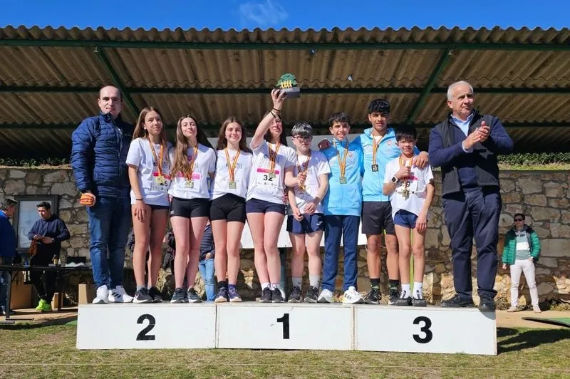 Foto 2 - La Escuela Municipal de Atletismo de Alba de Tormes brilla en la final de campo a trav&eacute;s
