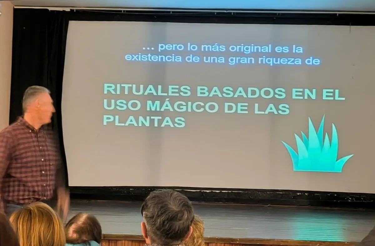 Presentación en Villarino del libro 'Sábado hoy, domingo mañana… La brujería y el mal de ojo en Villarino de los Aires y su entorno'  