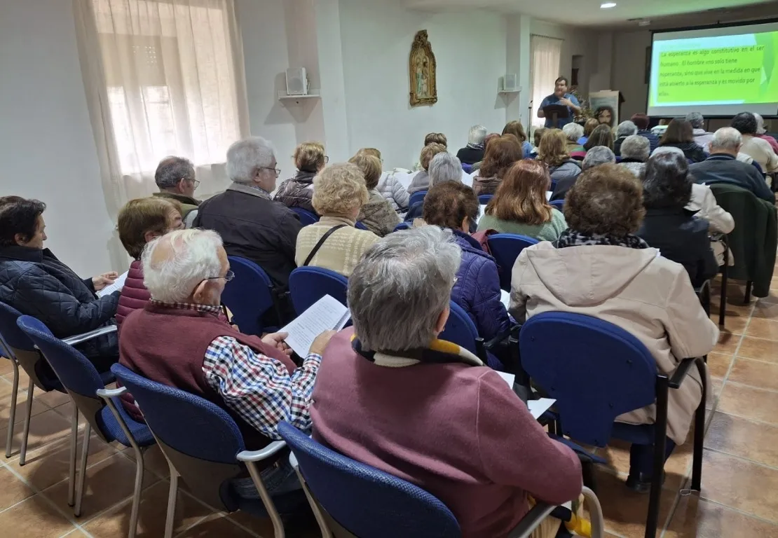 Foto 3 - Villar de Ciervo alberga un encuentro de formaci&oacute;n del Arciprestazgo de Arga&ntilde;&aacute;n