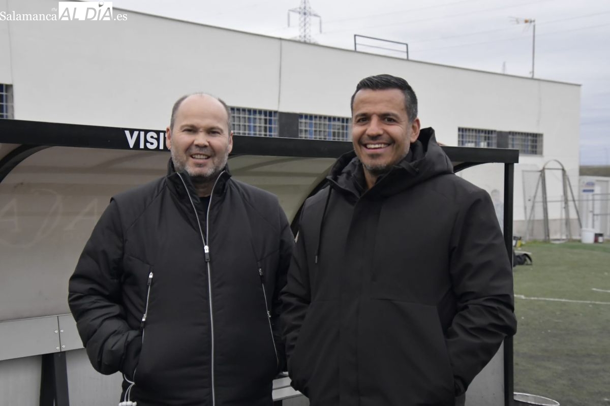 Manuel Lovato aprovecha su regreso a Salamanca para no perderse la jornada de Carnaval en el fútbol base (GALERÍA DE FOTOS)