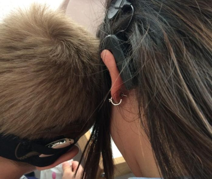 Las familias de personas sordas en Salamanca piden respeto y comprensión para mantener la atención especializada en implantes cocleares 