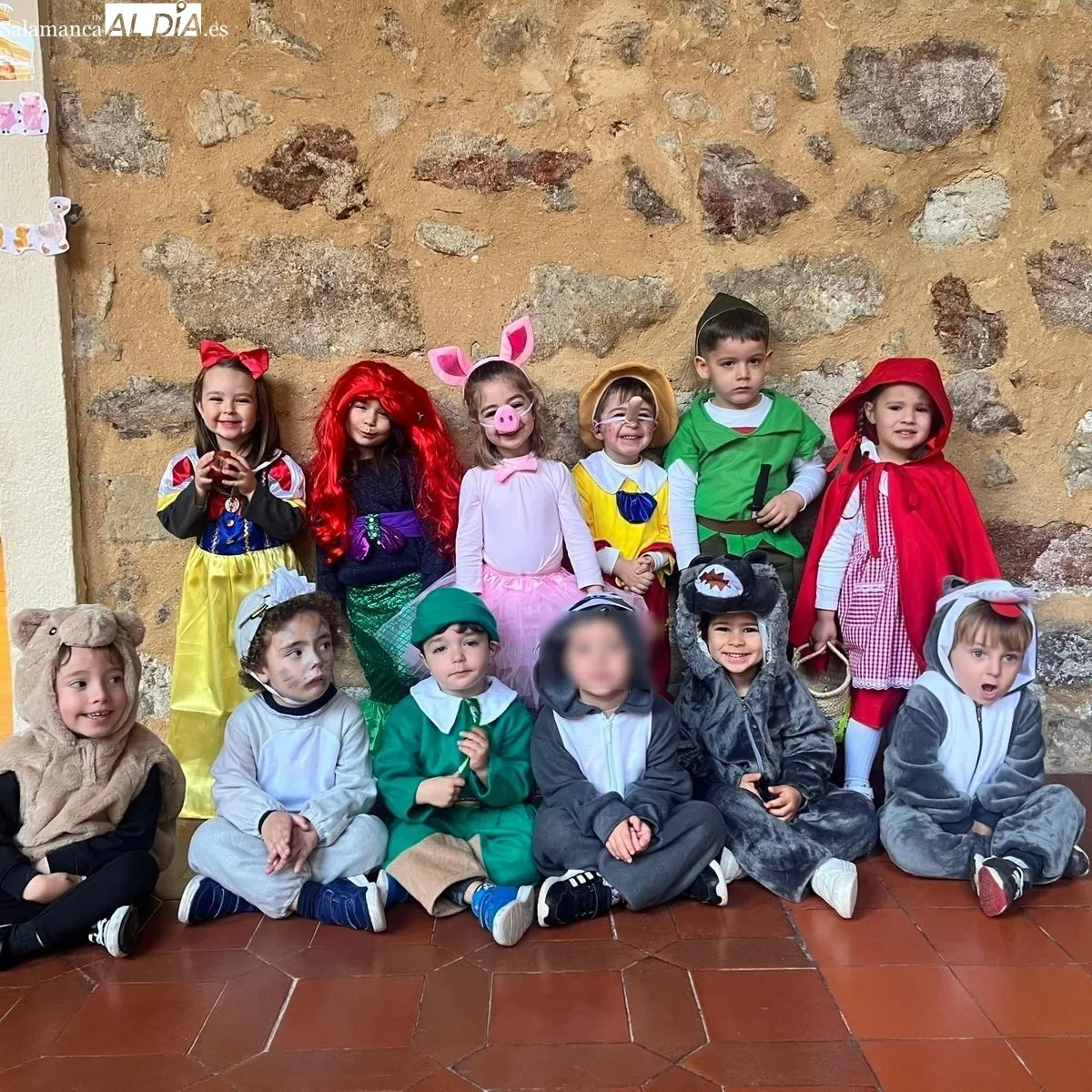 Disfraces y diversión para celebrar el Carnaval en el Colegio Sagrado Corazón - Jesuitinas de Salamanca