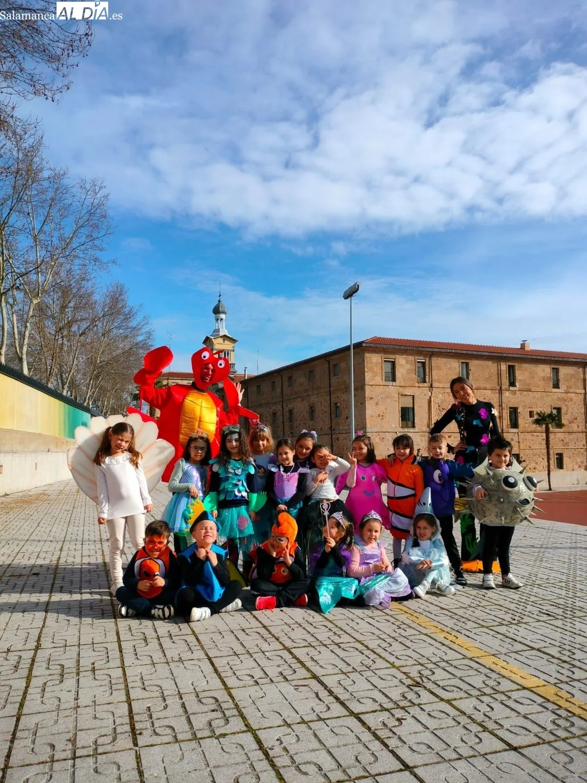 Disfraces y diversión para celebrar el Carnaval en el Colegio Sagrado Corazón - Jesuitinas de Salamanca