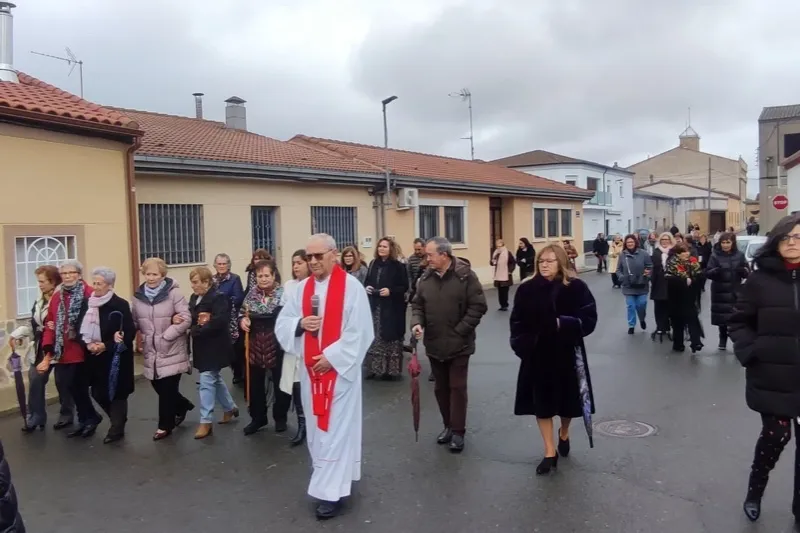 Las Águedas de Babilafuente celebraban su tradicional procesión