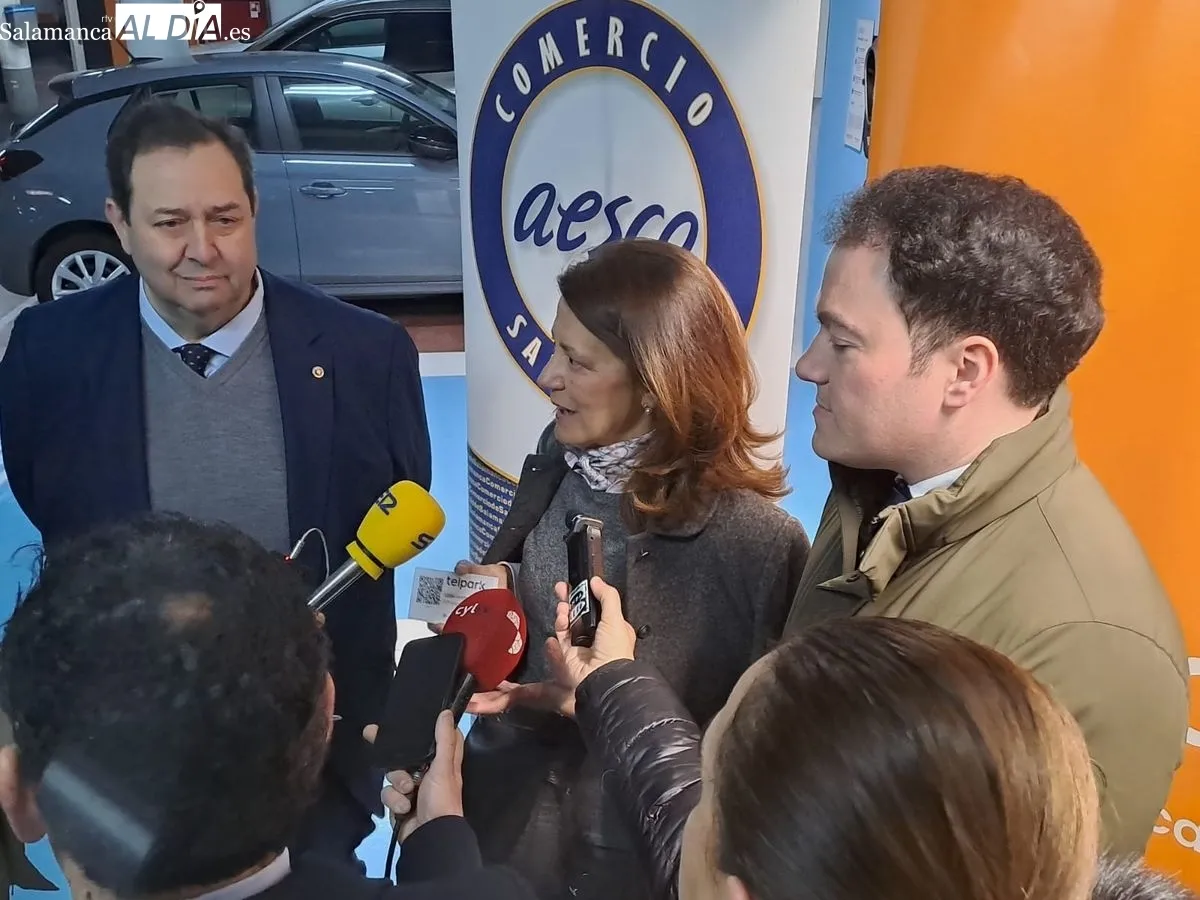 Presentación de  la campaña ’30 minutos de parking gratis' de cara a impulsar las compras en el comercio local, facilitando el aparcamiento en el centro. Foto de David Domínguez