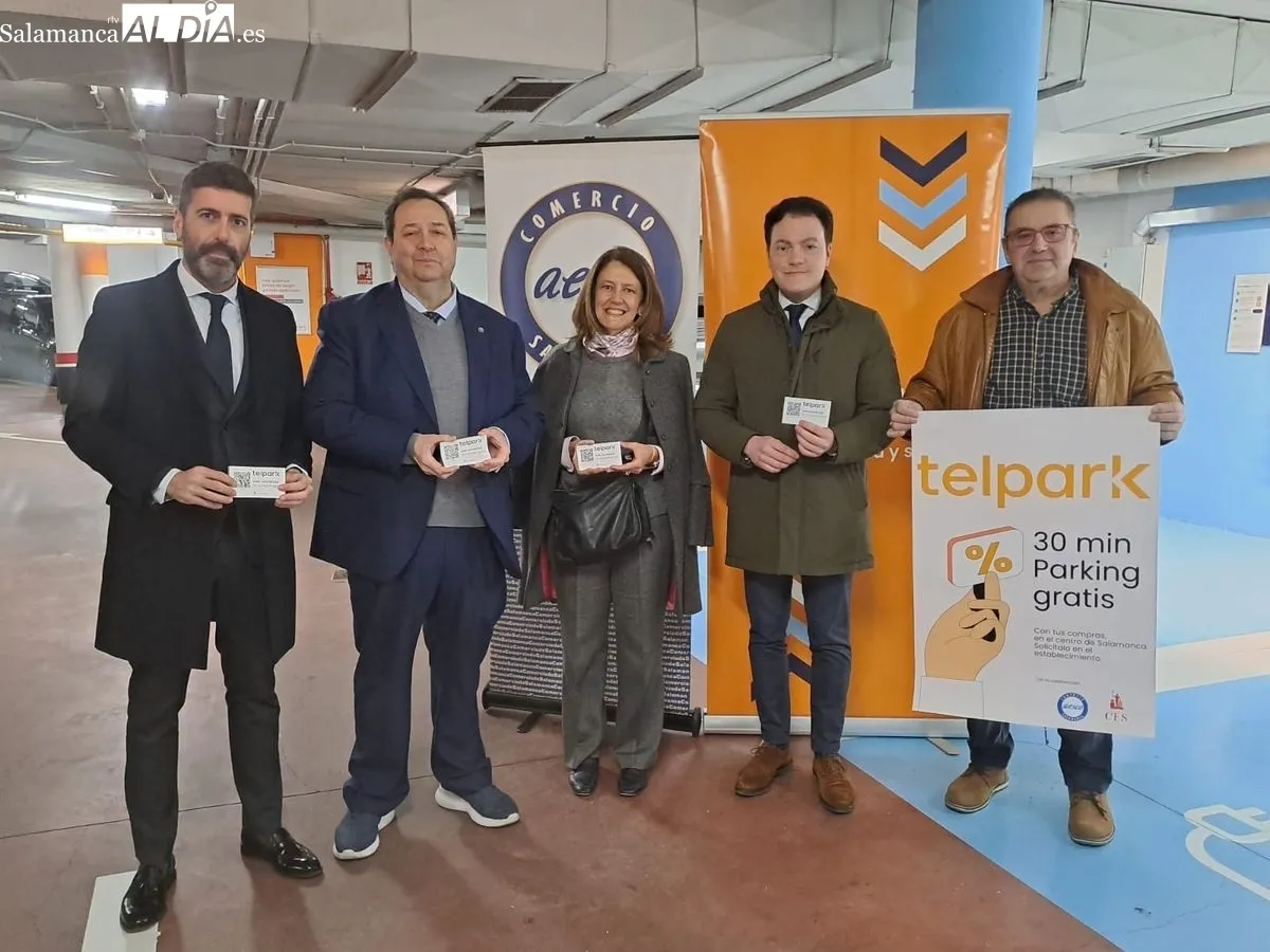 Presentación de  la campaña ’30 minutos de parking gratis' de cara a impulsar las compras en el comercio local, facilitando el aparcamiento en el centro. Foto de David Domínguez