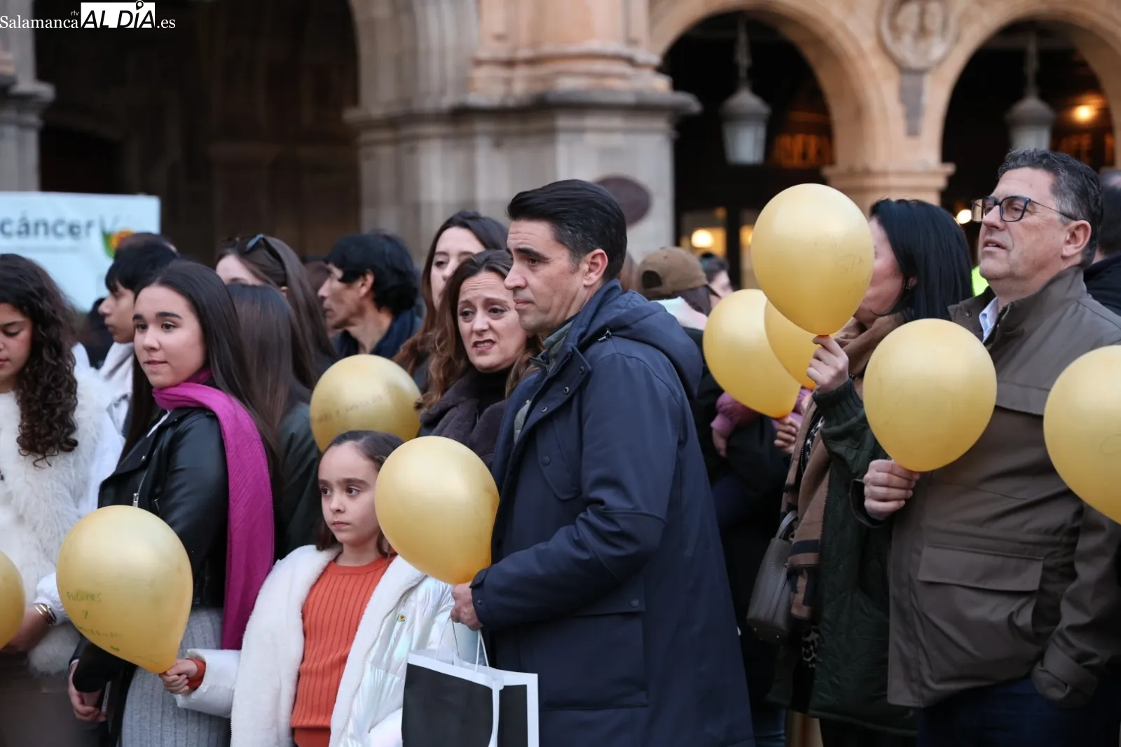 Suelta de globos en la Plaza Mayor de Salamanca | Fotos: David Sañudo