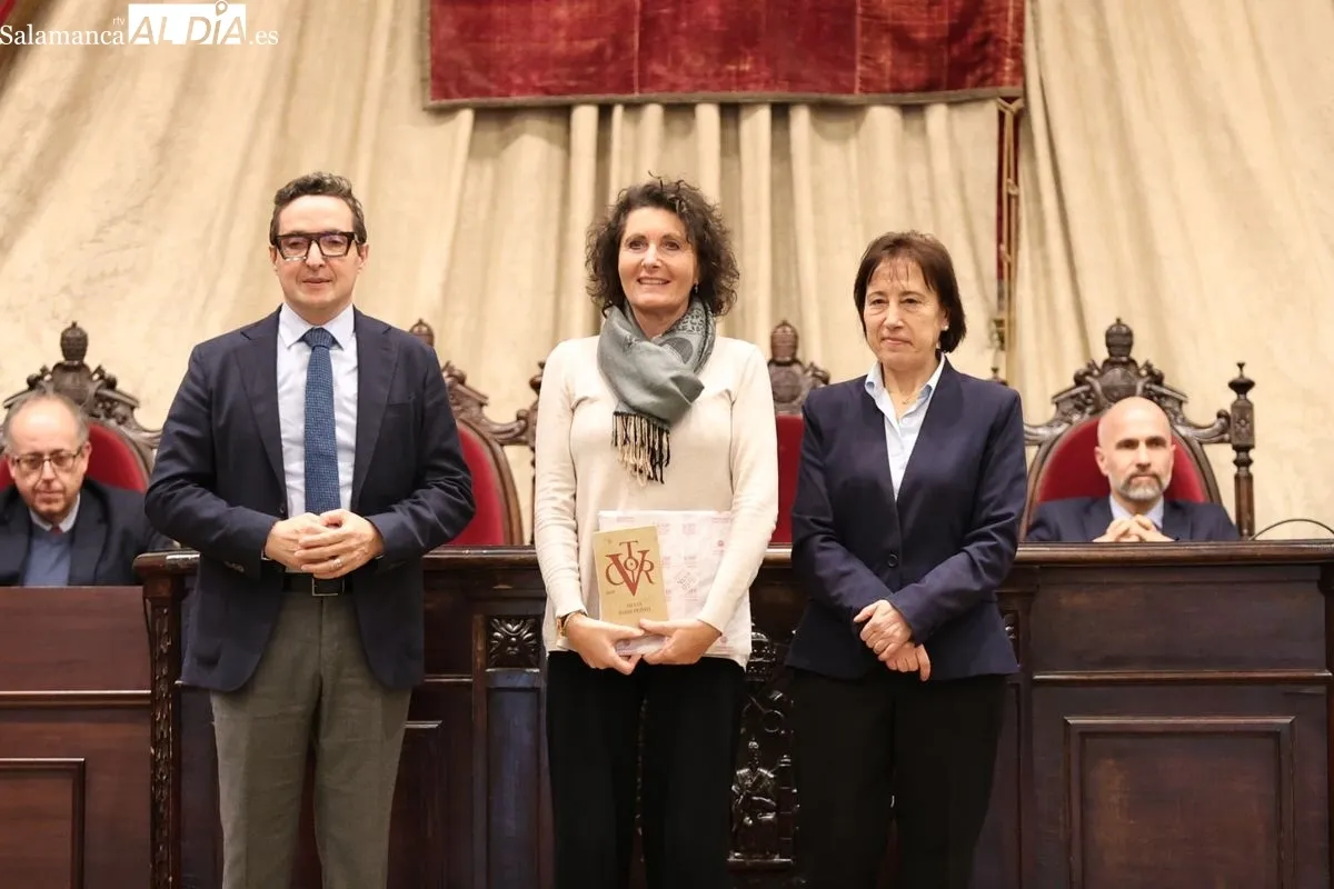 Homenaje de la USAL en el Paraninfo a docentes e investigadores jubilados. Foto de David Sañudo
