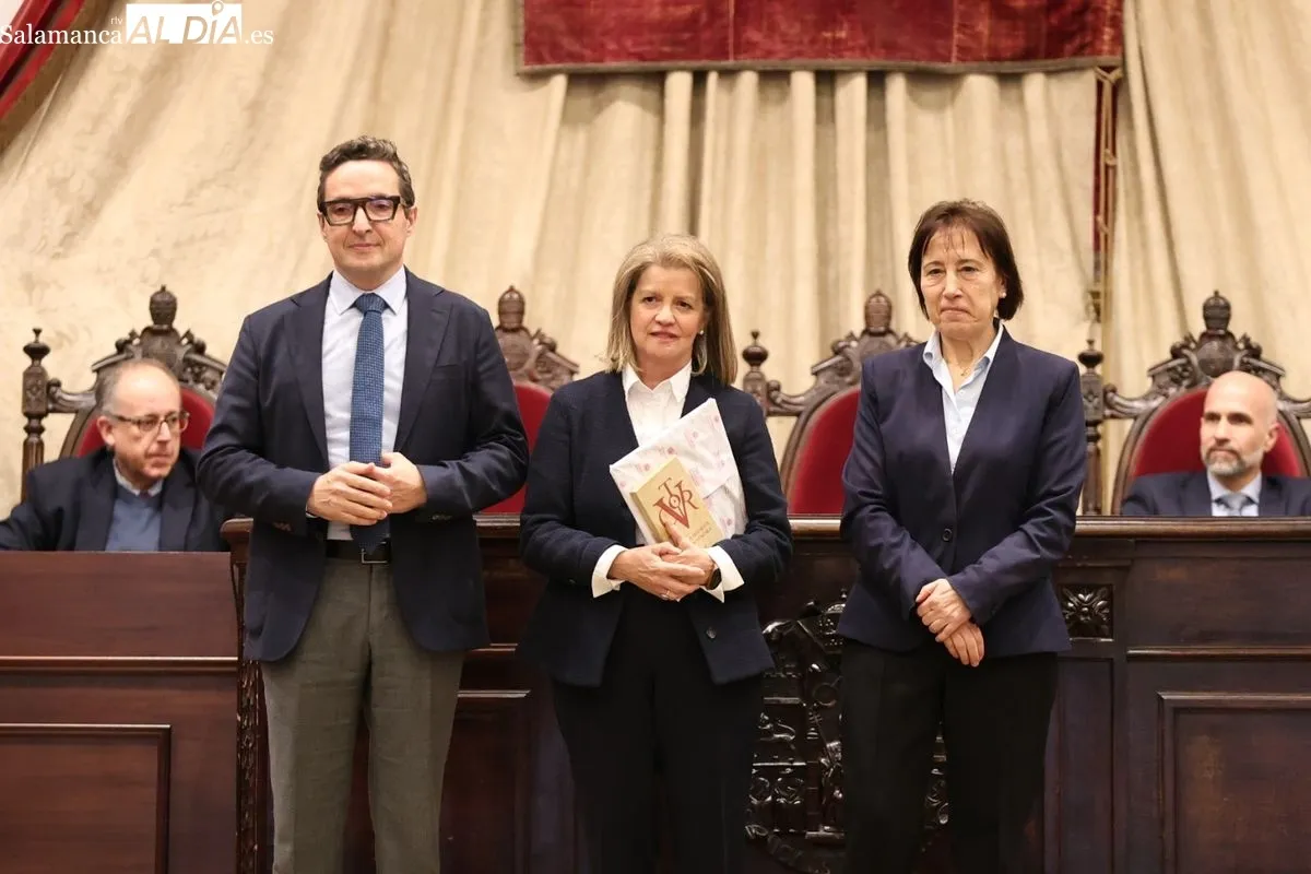 Homenaje de la USAL en el Paraninfo a docentes e investigadores jubilados. Foto de David Sañudo