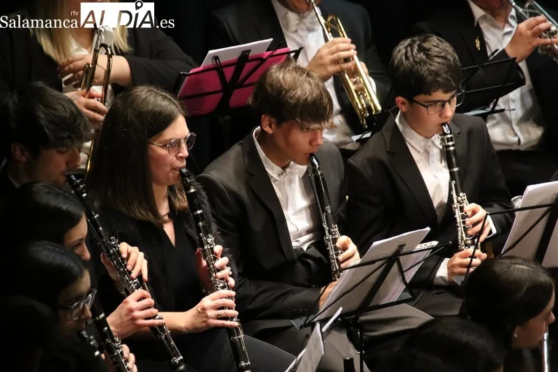 Foto 10 - La Banda de M&uacute;sica de Alba de Tormes exhibe el talento de sus j&oacute;venes solistas