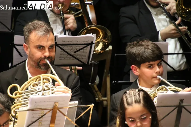 Foto 8 - La Banda de M&uacute;sica de Alba de Tormes exhibe el talento de sus j&oacute;venes solistas