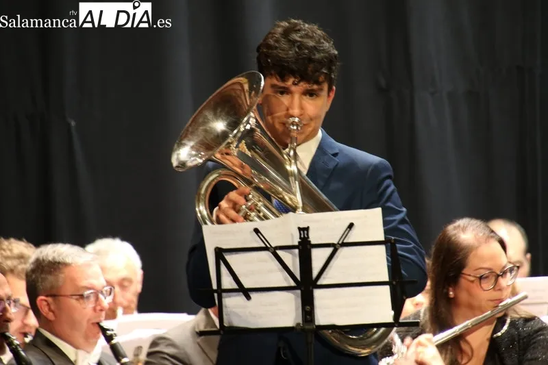 Foto 5 - La Banda de M&uacute;sica de Alba de Tormes exhibe el talento de sus j&oacute;venes solistas