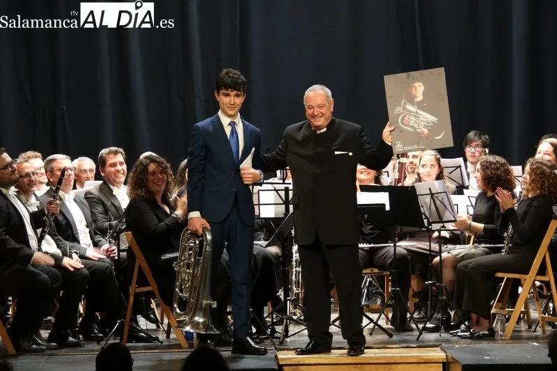 Foto 4 - La Banda de M&uacute;sica de Alba de Tormes exhibe el talento de sus j&oacute;venes solistas