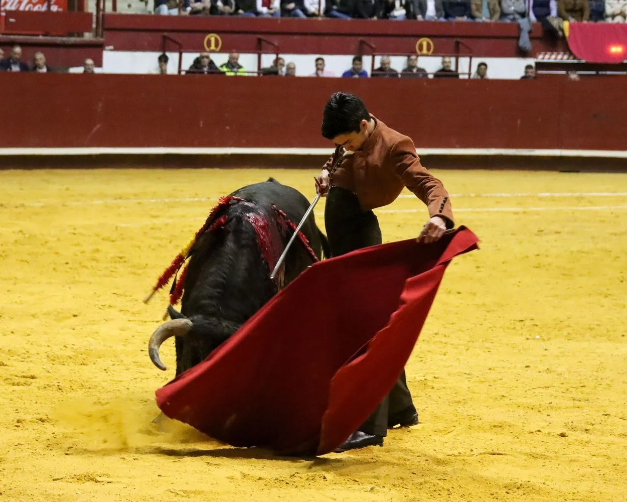 Marco Pérez corta un rabo en La Flecha