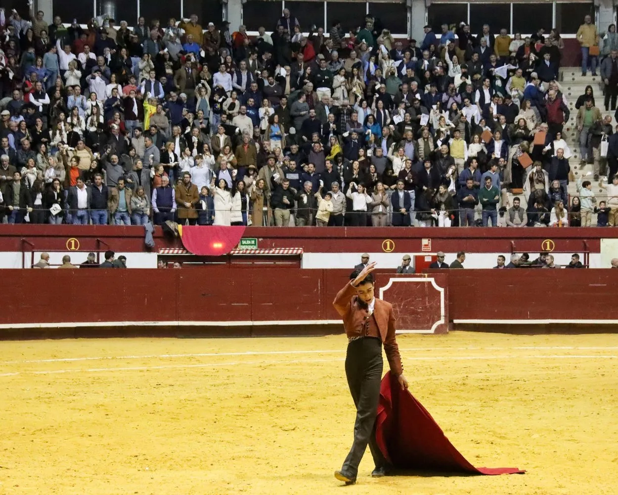 Marco Pérez corta un rabo en La Flecha