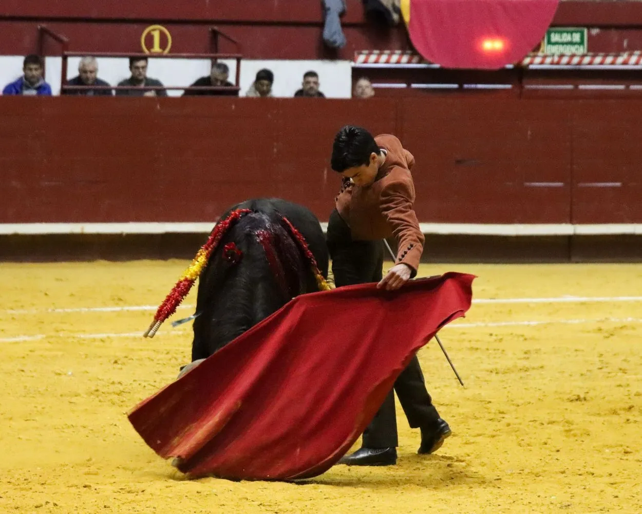 Marco Pérez corta un rabo en La Flecha