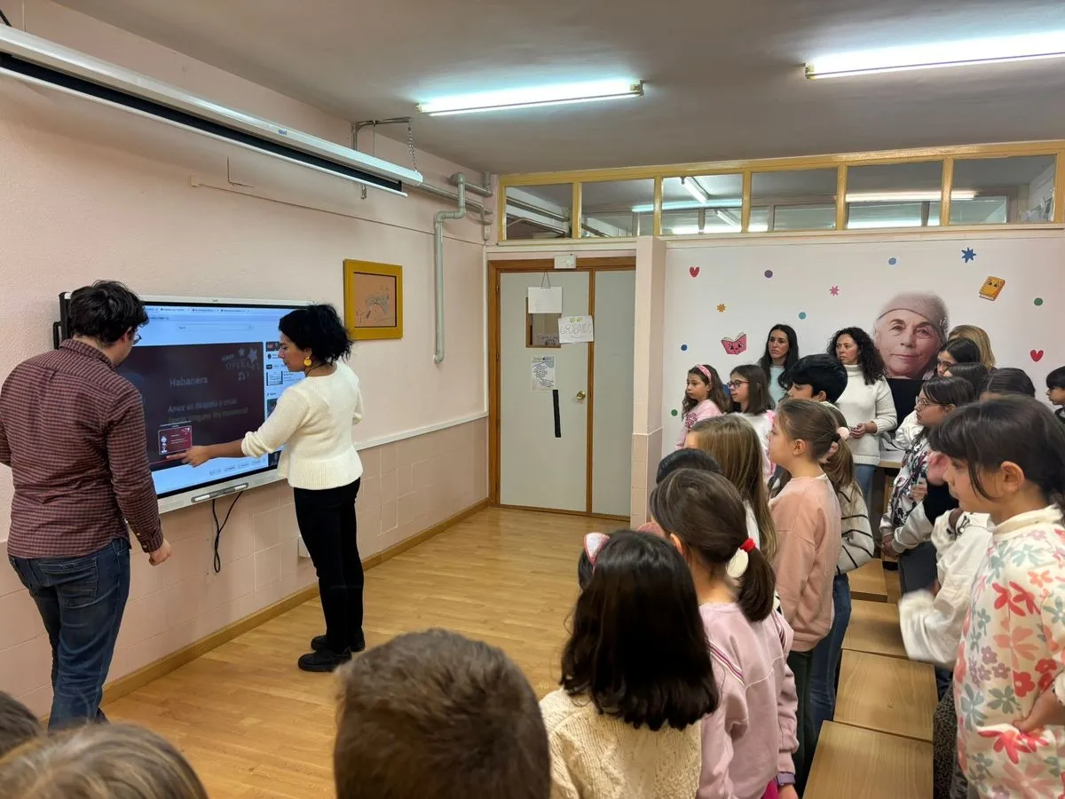 Arranque de los talleres del proyecto Ópera Kids en el colegio Carmen Martín Gaite de Santa Marta