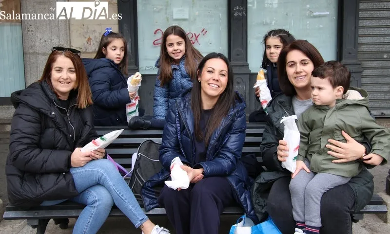 Foto 3 - Bocadillos con sabor a solidaridad en Alba de Tormes