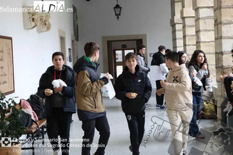 Foto 9 - Bocadillos con sabor a solidaridad en Alba de Tormes