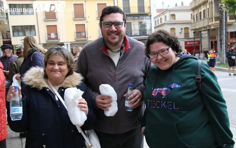 Foto 6 - Bocadillos con sabor a solidaridad en Alba de Tormes