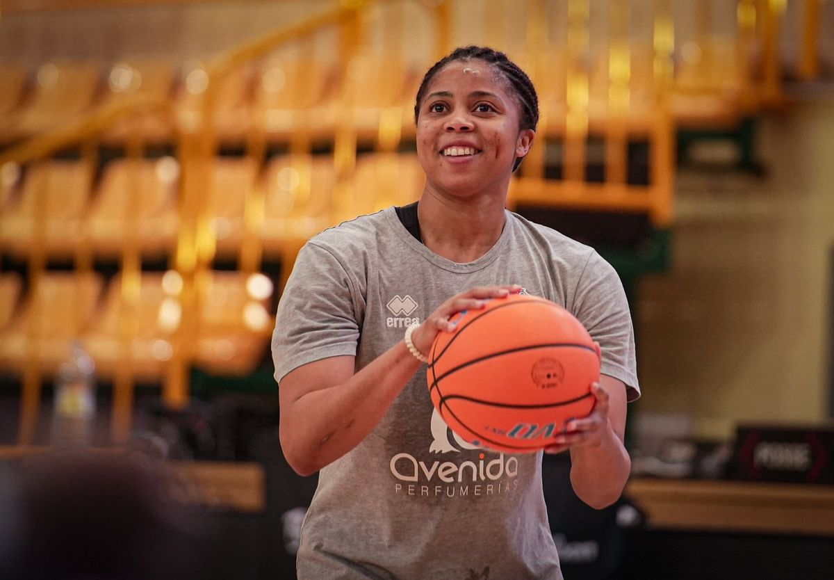 Vuelta a los entrenamientos de Perfumerías Avenida