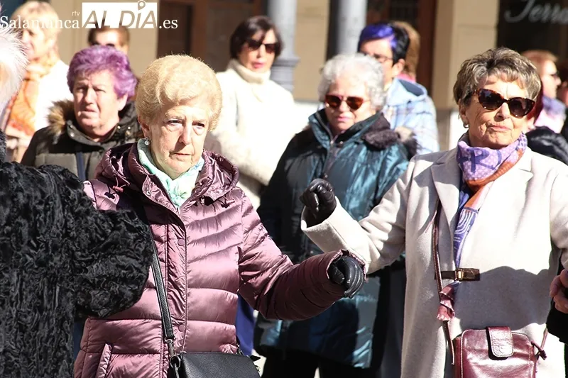 Foto 6 - La tradici&oacute;n de Santa &Aacute;gueda se deja escuchar en Alba de Tormes