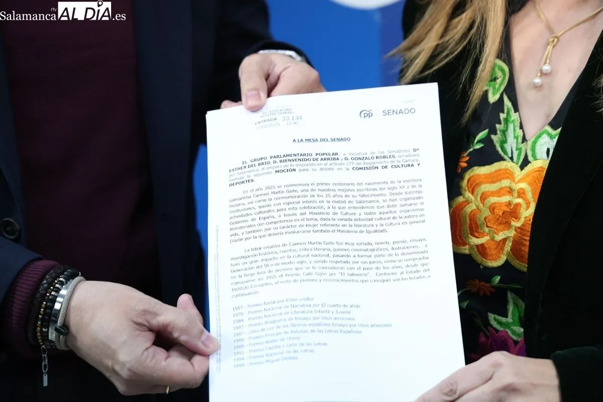 Rueda de prensa de Esther del Brío y Bienvenido de Arriba, senadores del PP por Salamanca. Foto de David Sañudo