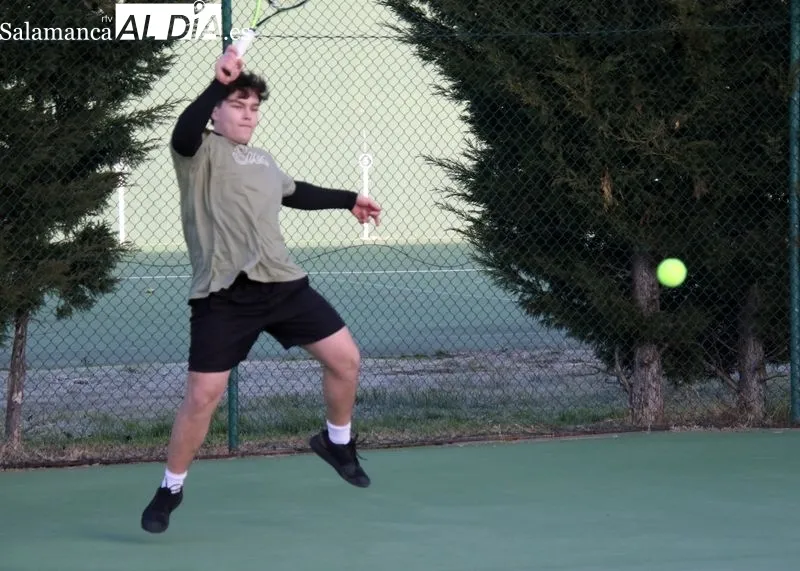 Foto 6 - La primera fase del Provincial de tenis toca a su fin este s&aacute;bado en Alba de Tormes