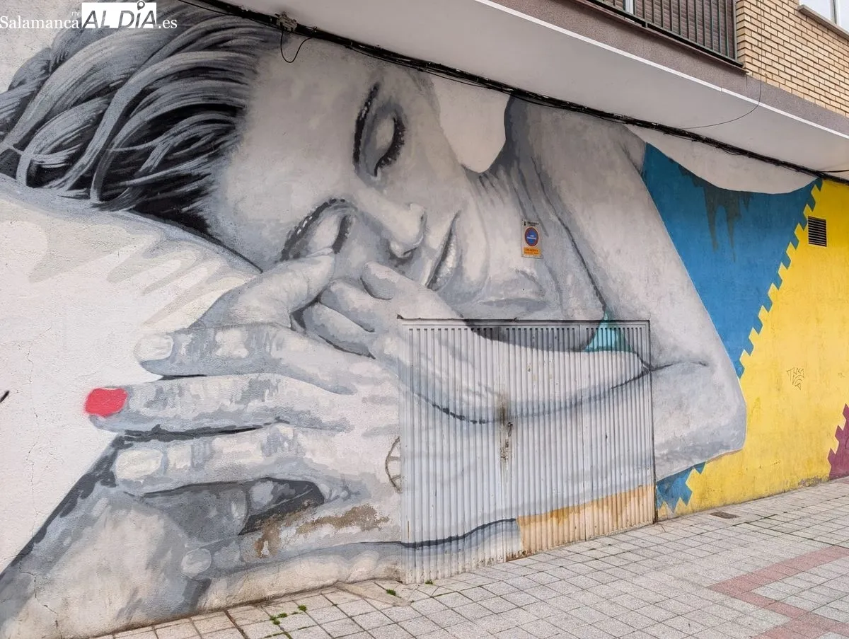 'Mujer', de Caín Ferreras, en la calle Wellington. Foto: David Sañudo
