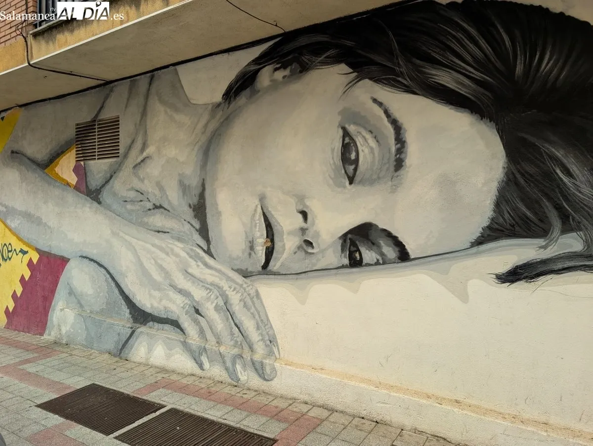 'Mujer II', de Caín Ferreras, en la calle Wellington. Foto: David Sañudo