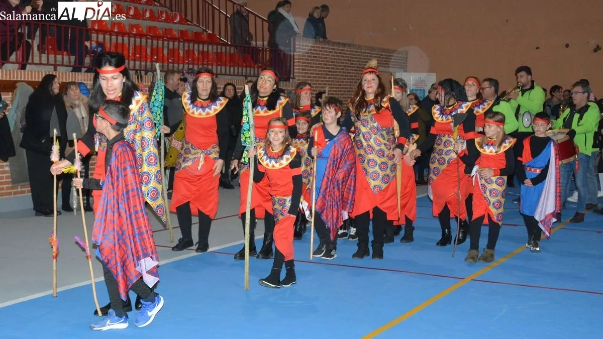 Foto 7 - Desfile, concurso de disfraces y mucha diversi&oacute;n en la fiesta del Lunes de Carnaval en Lumbrales