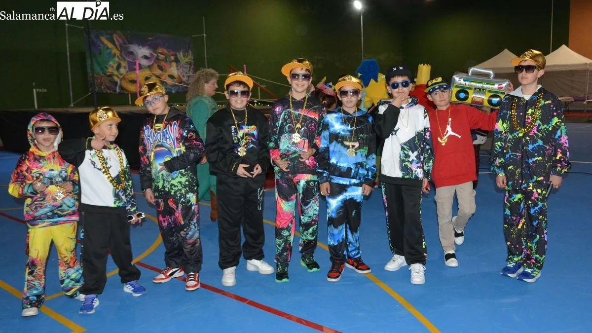 Foto 6 - Desfile, concurso de disfraces y mucha diversi&oacute;n en la fiesta del Lunes de Carnaval en Lumbrales