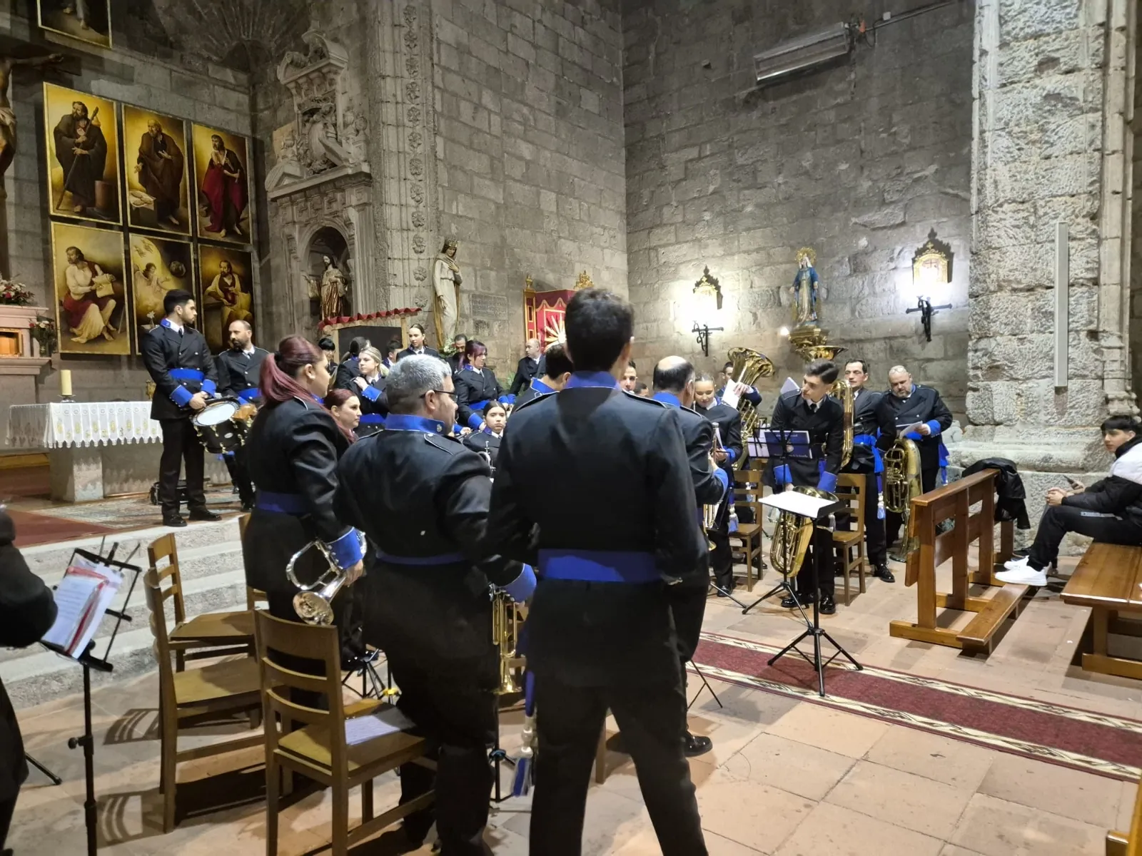 Foto 2 - &Eacute;xito y expectaci&oacute;n acompa&ntilde;an a una nueva edici&oacute;n del concierto Sones Nazarenos protagonizado por la Agrupaci&oacute;n Musical La Estrella