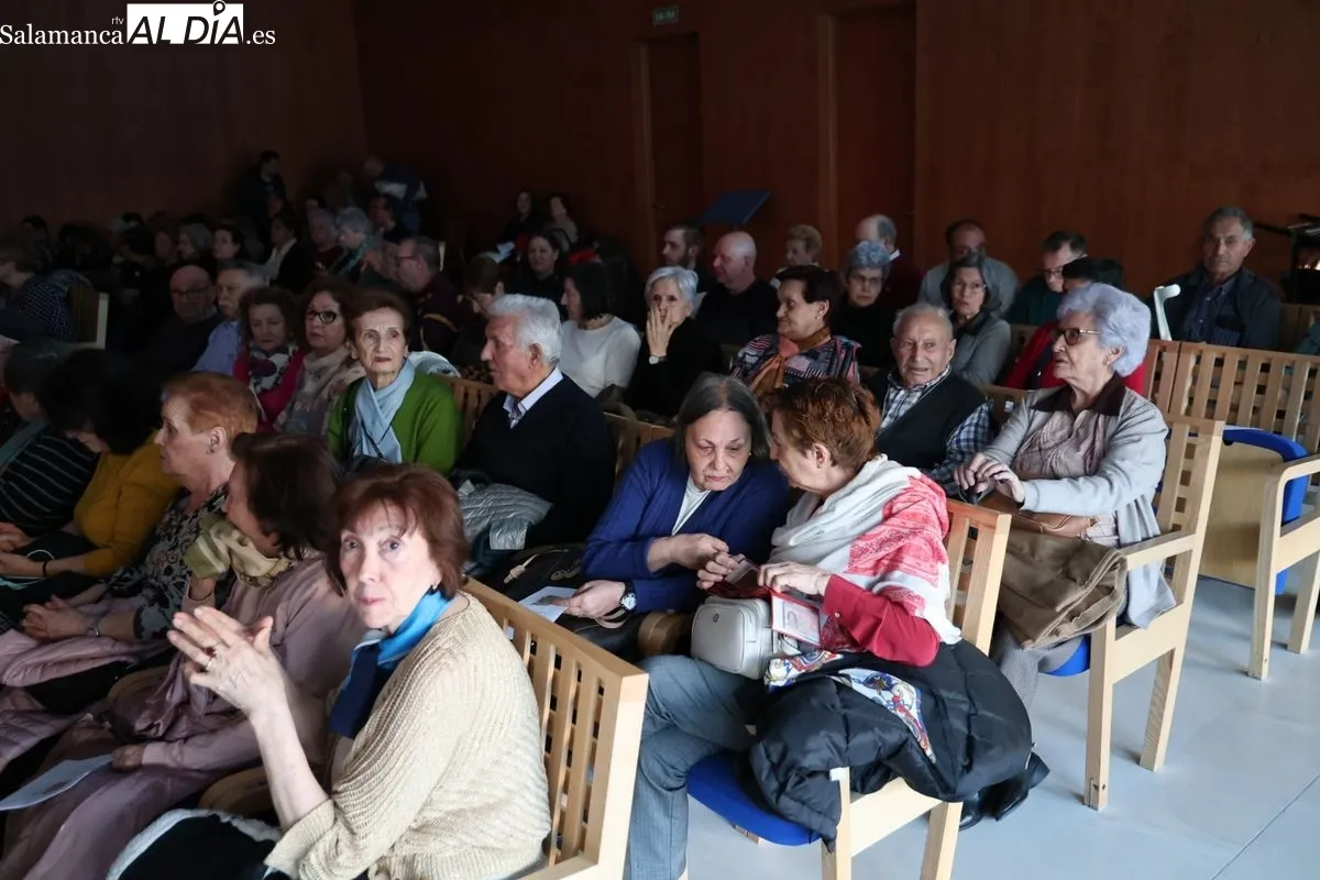 Salamanca disfruta de la música más tradicional con los hermanos Carlos y Ángel Rufino de Haro | FOTOS: David Sañudo 